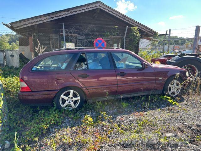 Mercedes-Benz 200 Masini