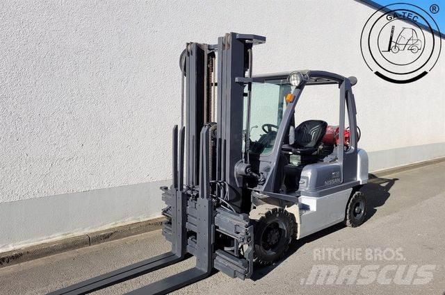 Nissan U1D2A25LQ Stivuitor GPL