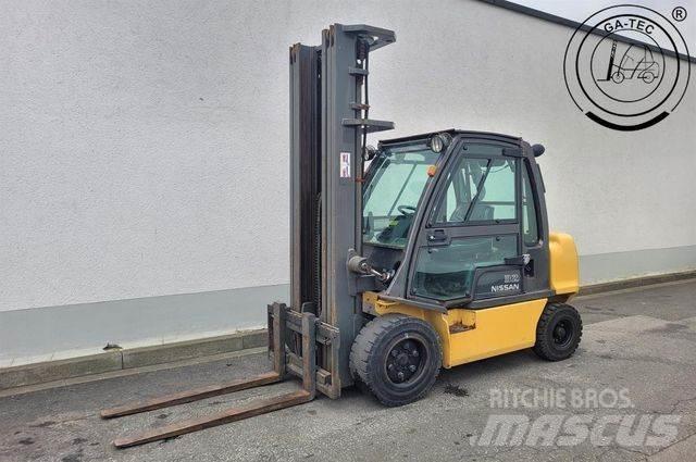 Nissan YG1D2A320 Stivuitor diesel