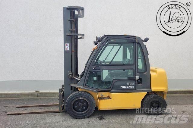 Nissan YG1D2A320 Stivuitor diesel