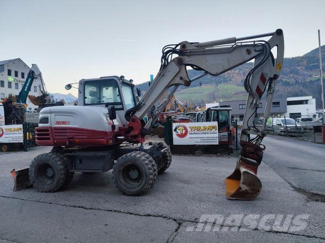 Takeuchi TB295W Excavatoare cu roti