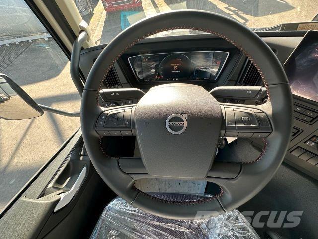 Volvo FMX 500 8x4 Camion cabina sasiu