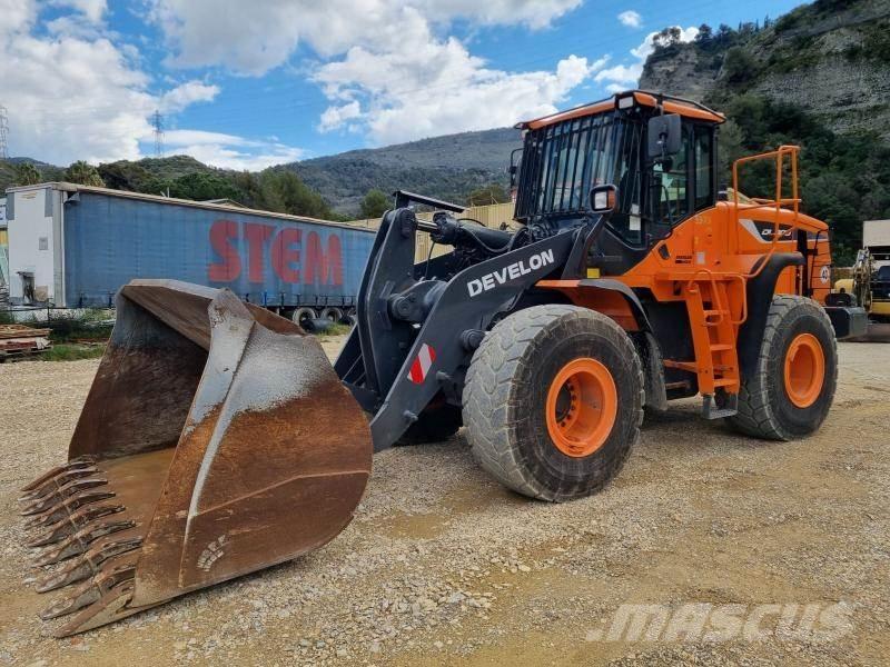 Doosan DL300 Incarcator pe pneuri