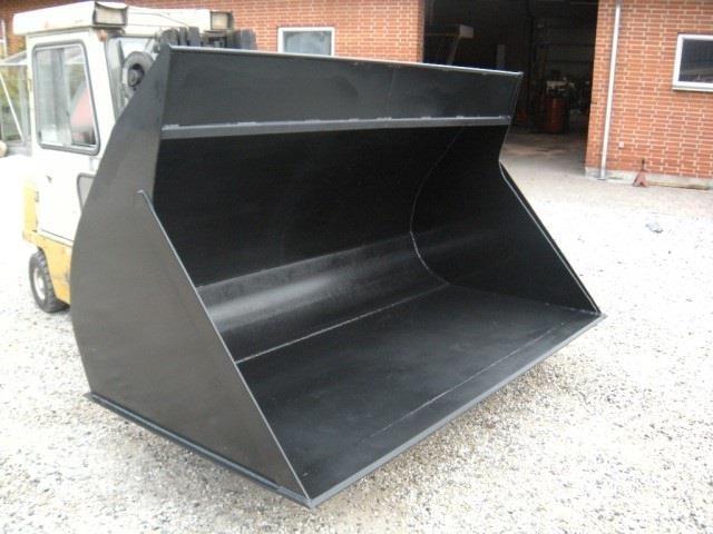  - - - kornskovl Pistoane