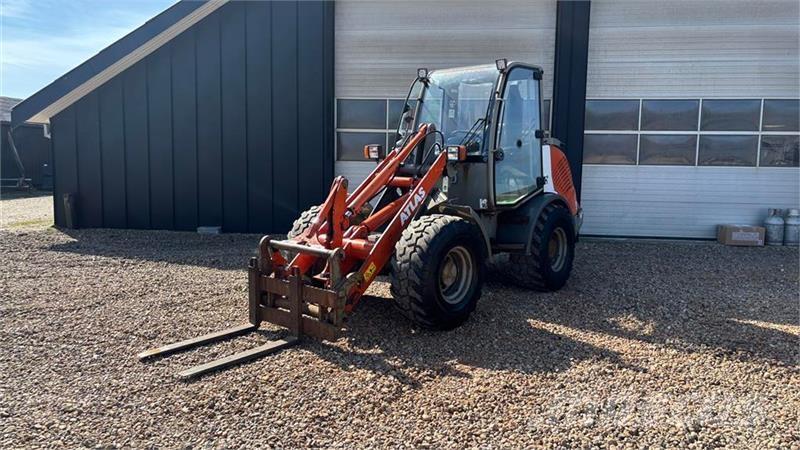 Atlas 50 Incarcator pe pneuri