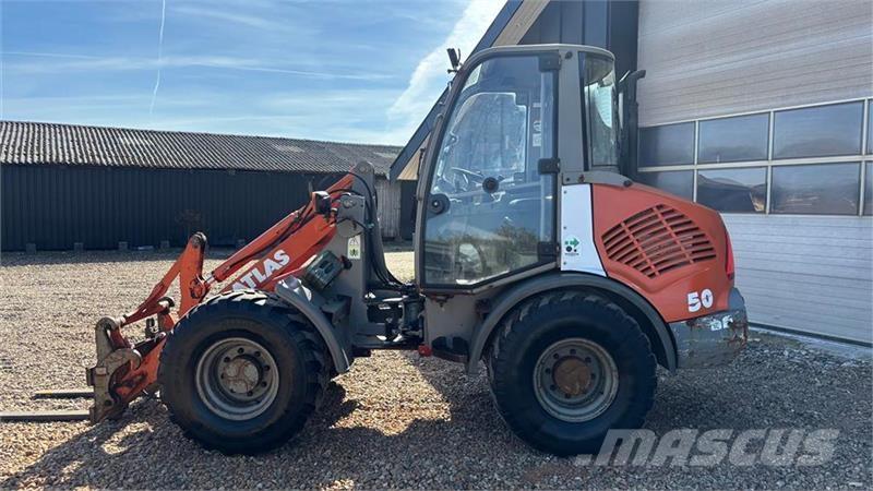 Atlas 50 Incarcator pe pneuri