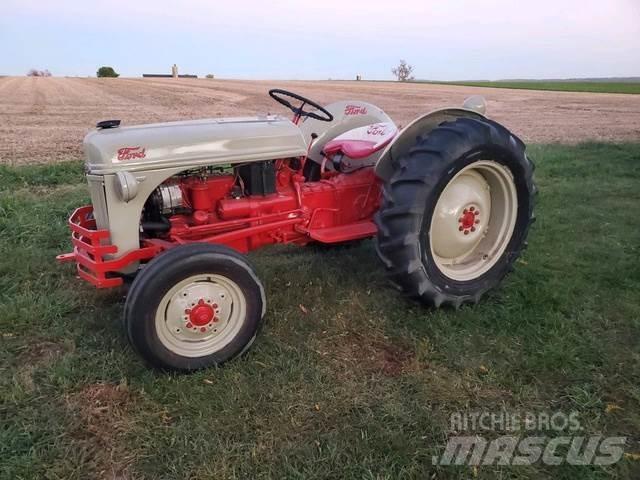 Ford 8 N Tractor Utilaje construcții - Altele
