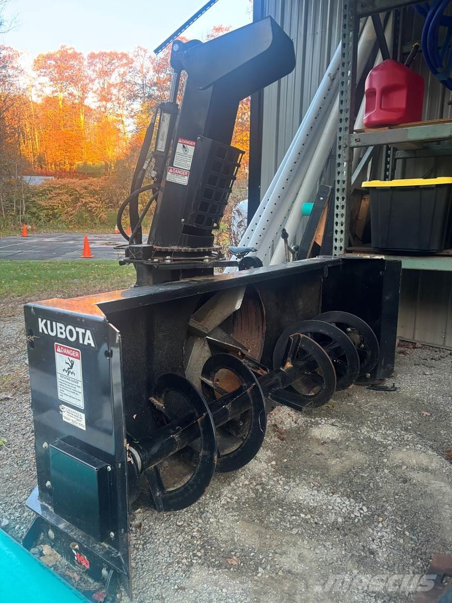 CASE 321F Incarcator pe pneuri