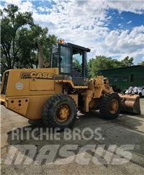 CASE 621B Incarcator pe pneuri