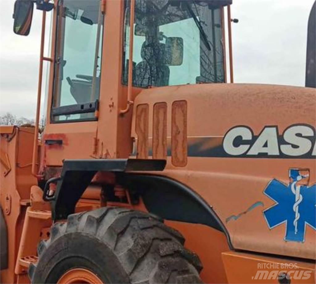 CASE 621D Incarcator pe pneuri