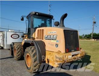 CASE 621F Incarcator pe pneuri