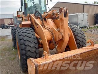 CASE 721C Incarcator pe pneuri
