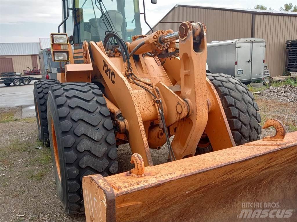CASE 721C Incarcator pe pneuri
