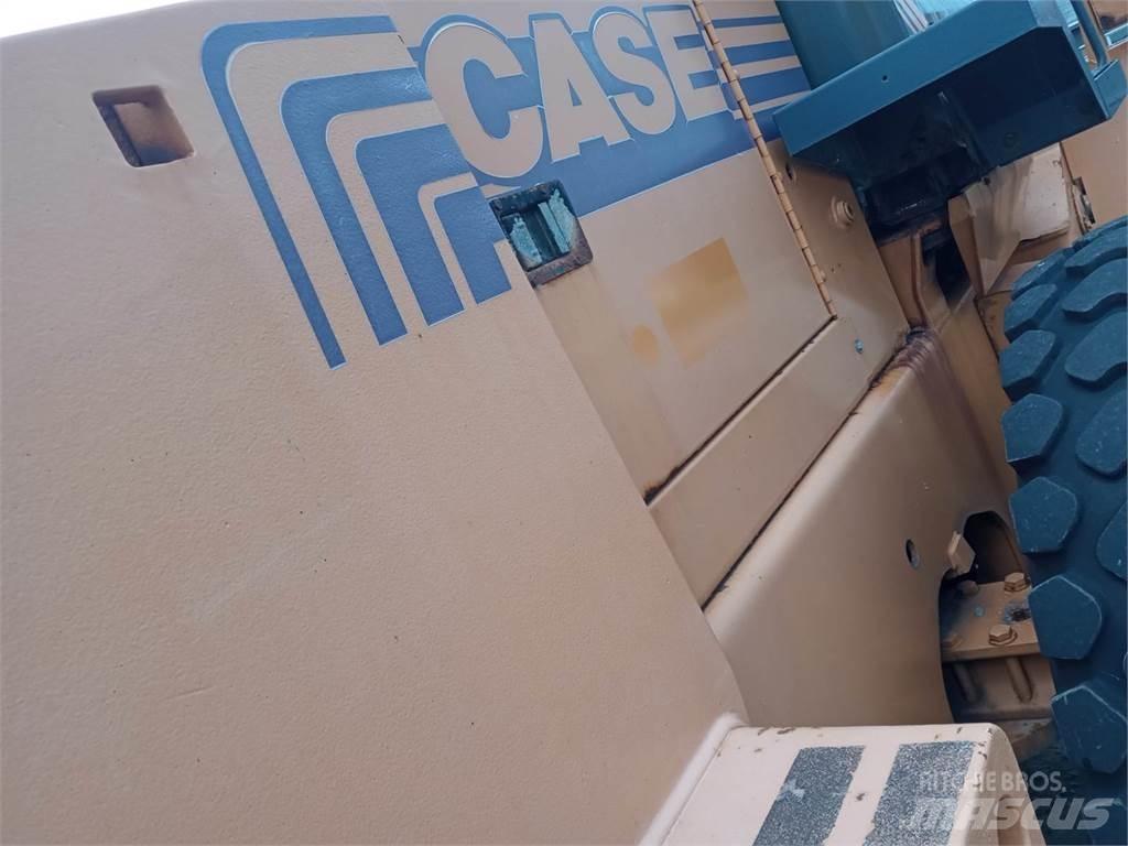 CASE 721C Incarcator pe pneuri