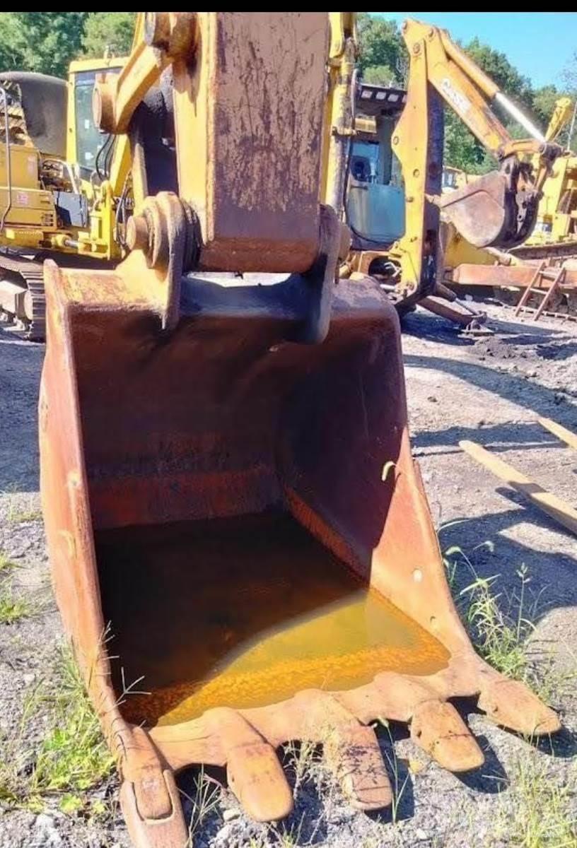 CASE 9050B Excavatoare pe șenile
