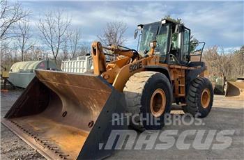 CASE 921E Incarcator pe pneuri