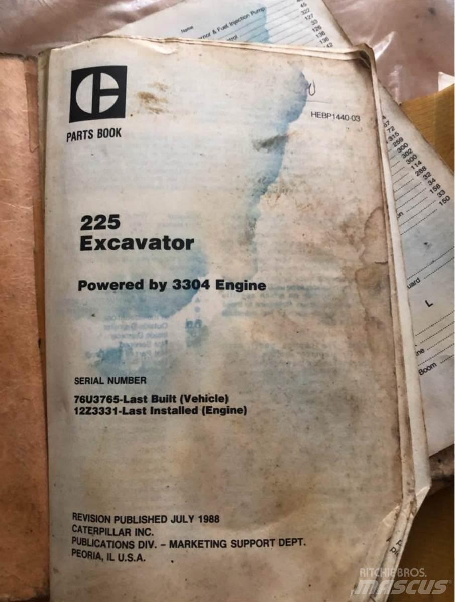 CAT 225 LC Excavatoare pe șenile
