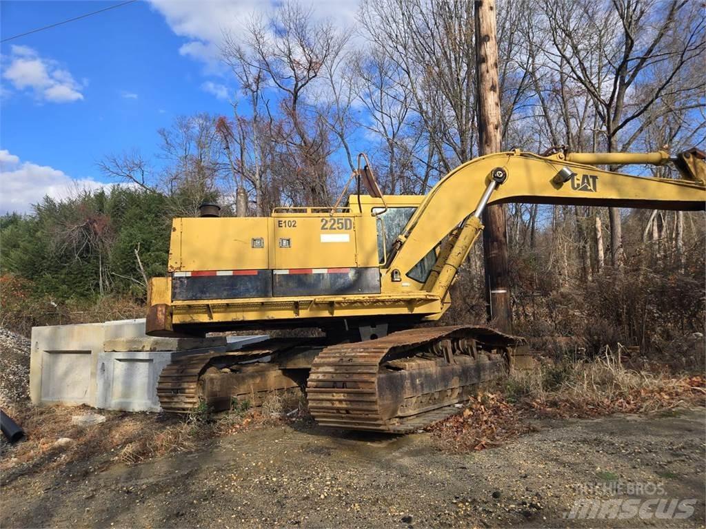 CAT 225D Excavatoare pe șenile
