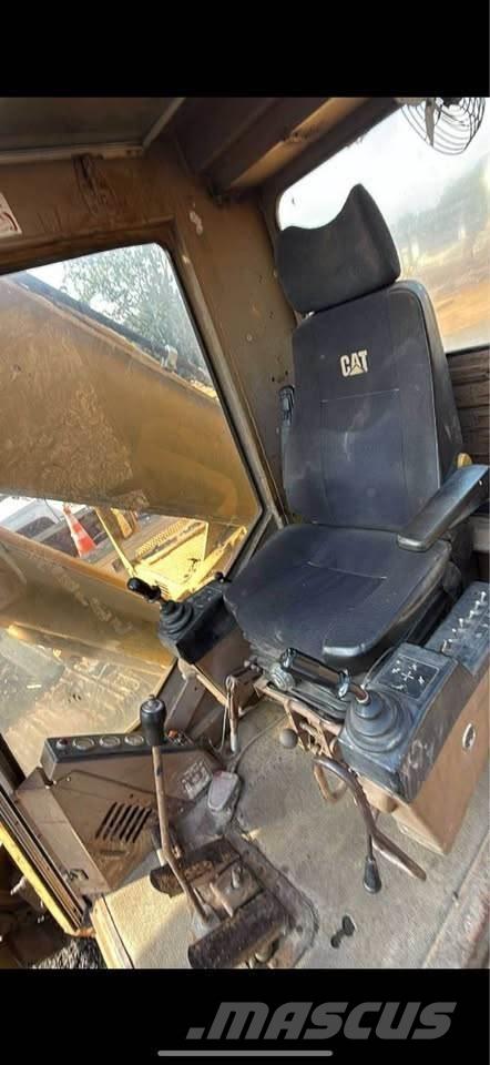 CAT 235B Excavatoare pe șenile
