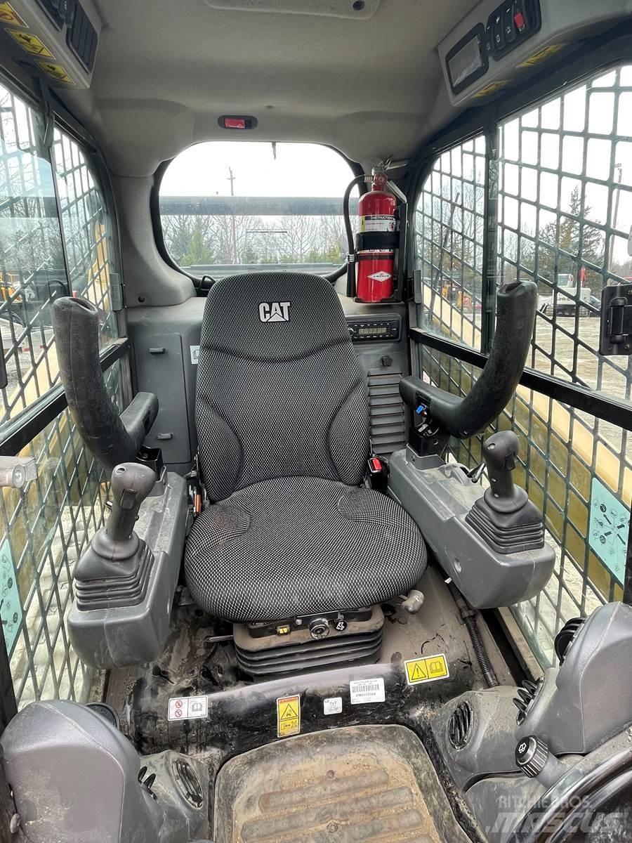 CAT 259D3 Mini incarcator