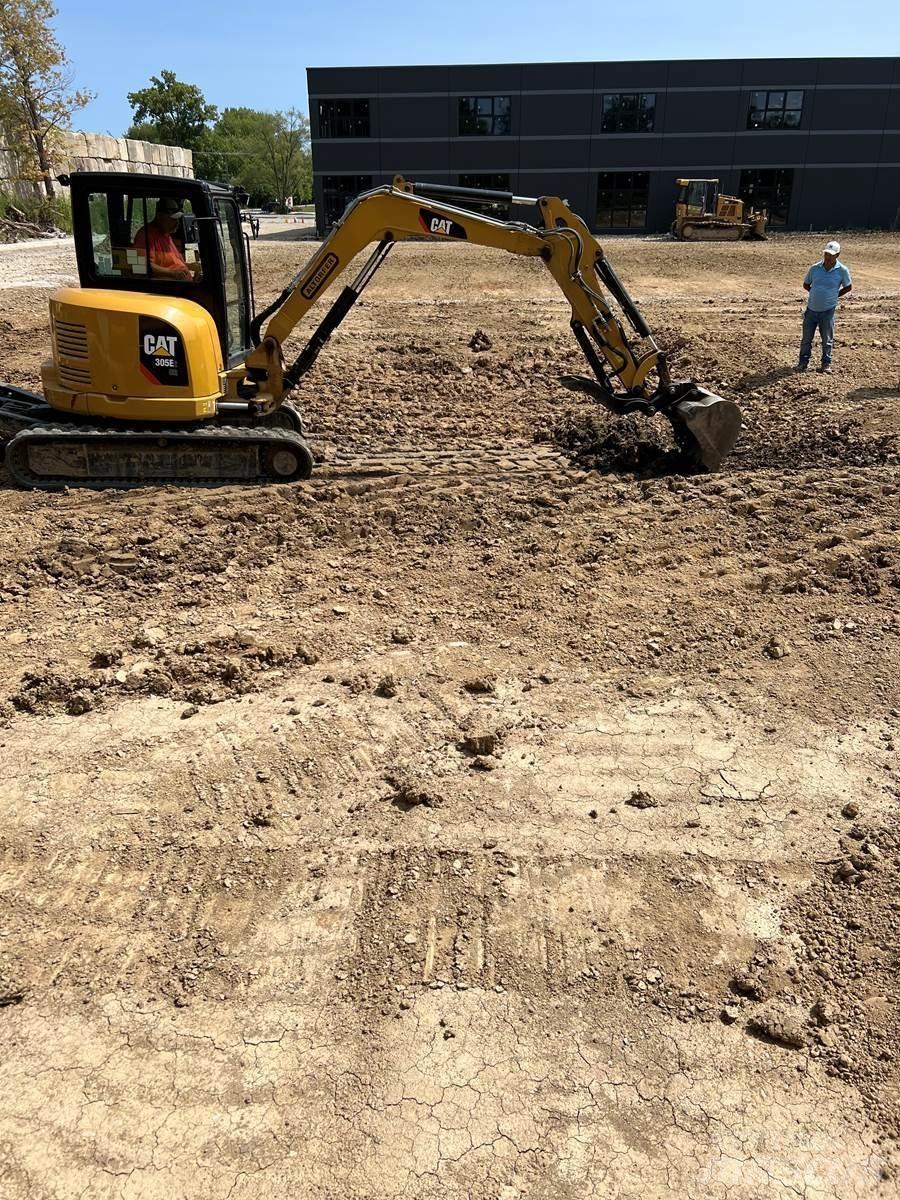 CAT 305 Mini excavatoare < 7t
