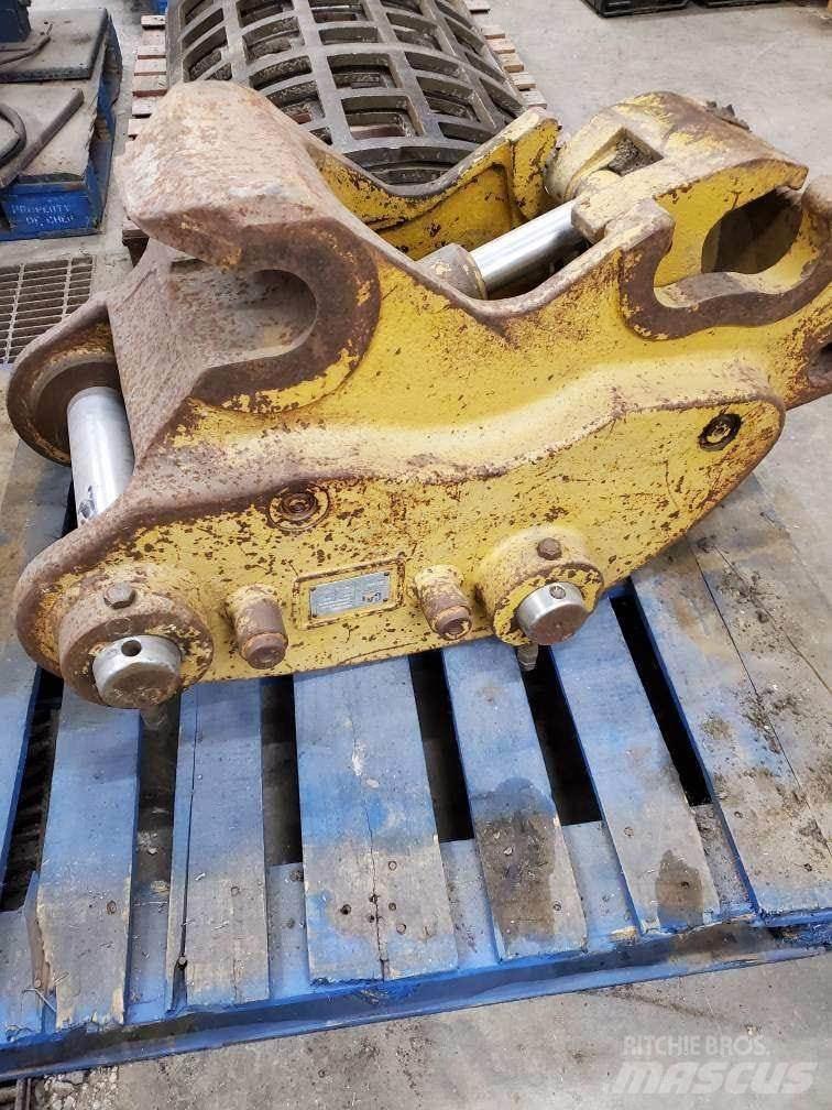 CAT 320DL Conectoare rapide