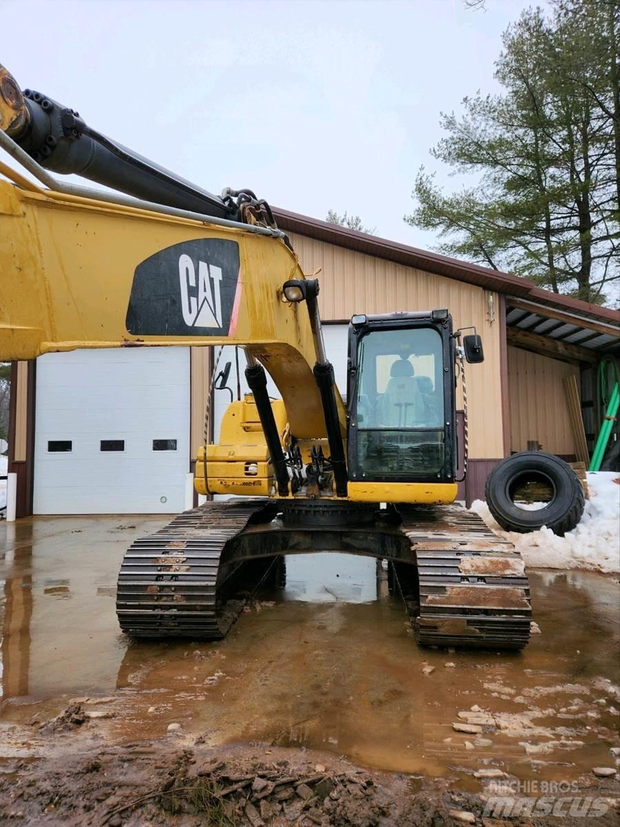CAT 320DL Excavatoare pe șenile
