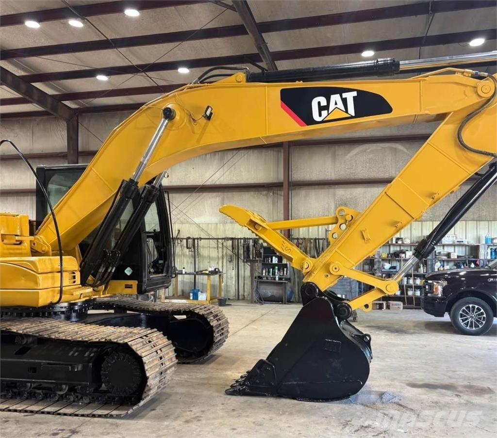 CAT 320DL Excavatoare pe șenile
