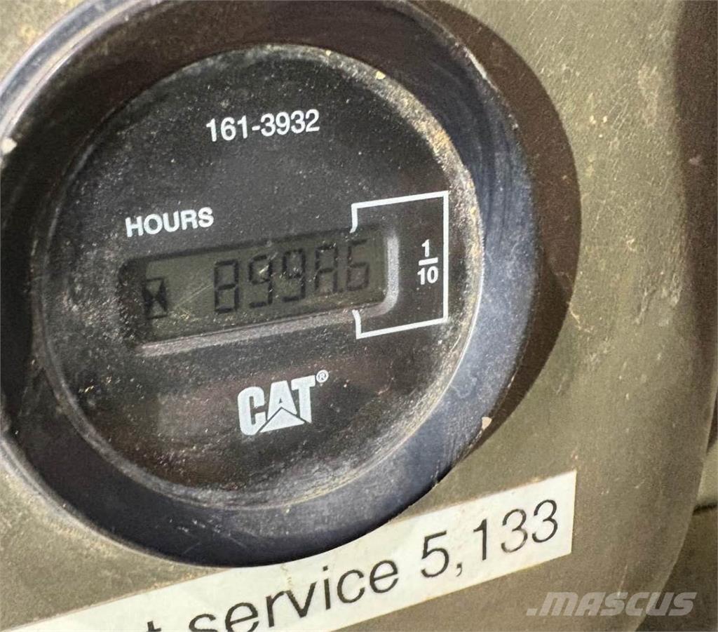 CAT 320DL Excavatoare pe șenile
