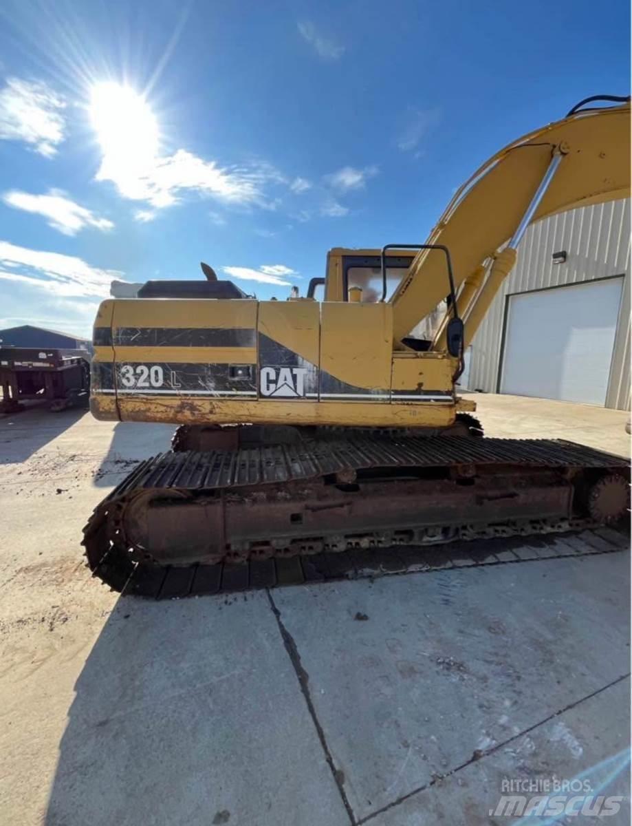 CAT 320L Excavatoare pe șenile
