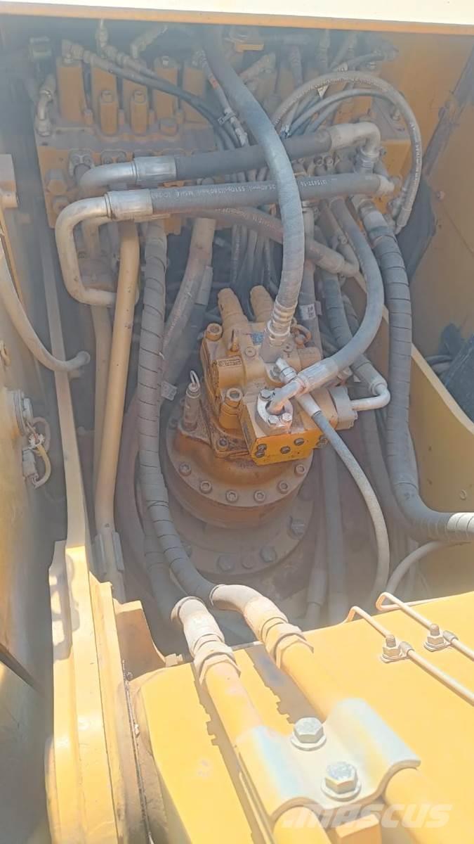 CAT 323D3 Excavatoare pe șenile

