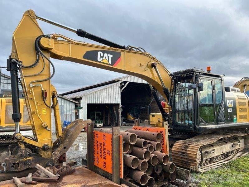 CAT 323FL Excavatoare pe șenile
