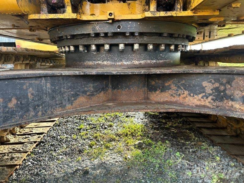 CAT 323FL Excavatoare pe șenile
