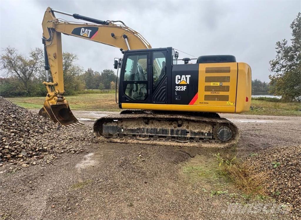 CAT 323FL Excavatoare pe șenile
