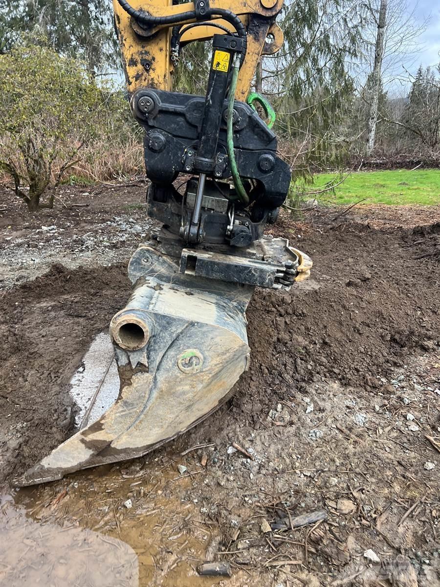 CAT 325 Excavatoare pe șenile
