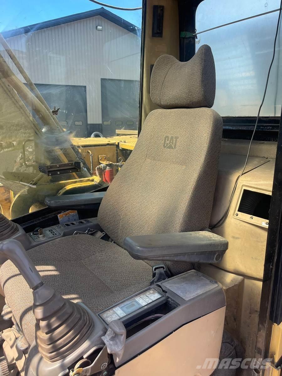 CAT 325BL Excavatoare pe șenile
