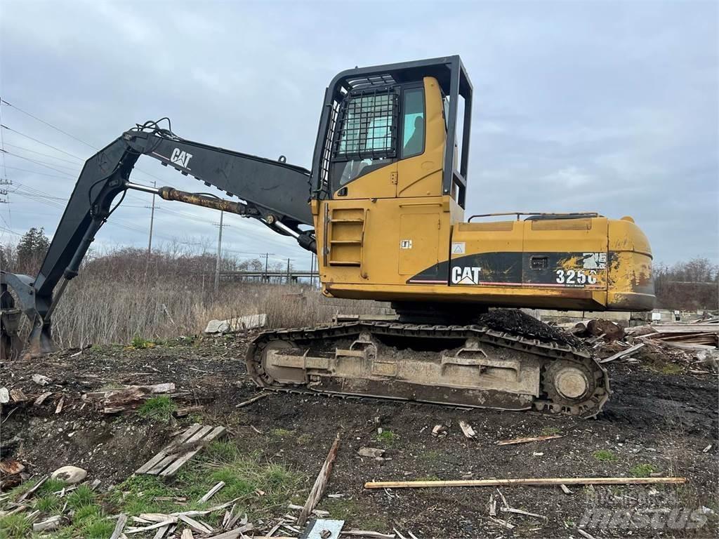 CAT 325C Incarcatoare forestiere
