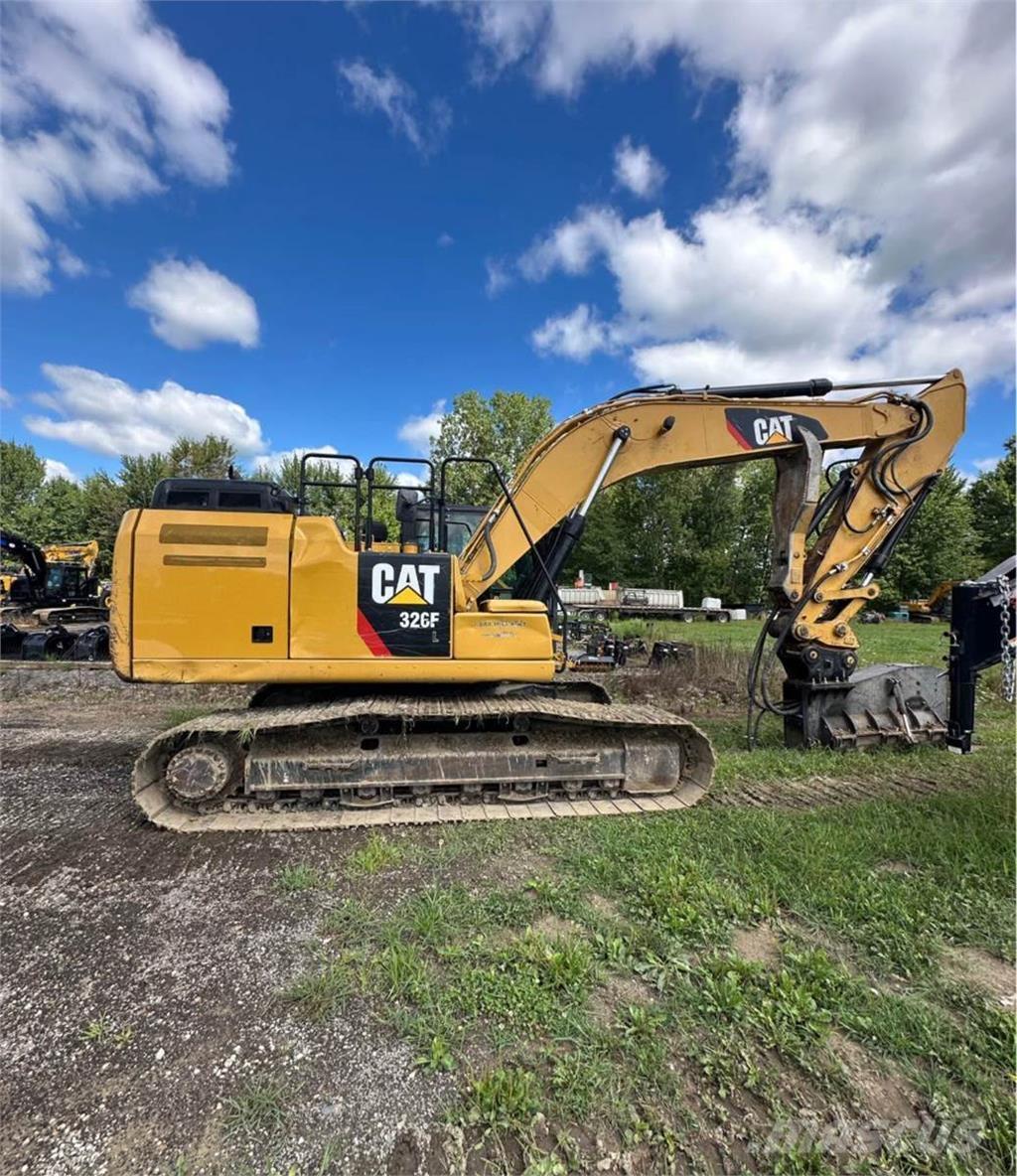 CAT 326FL Excavatoare pe șenile
