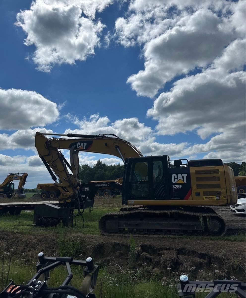 CAT 326FL Excavatoare pe șenile
