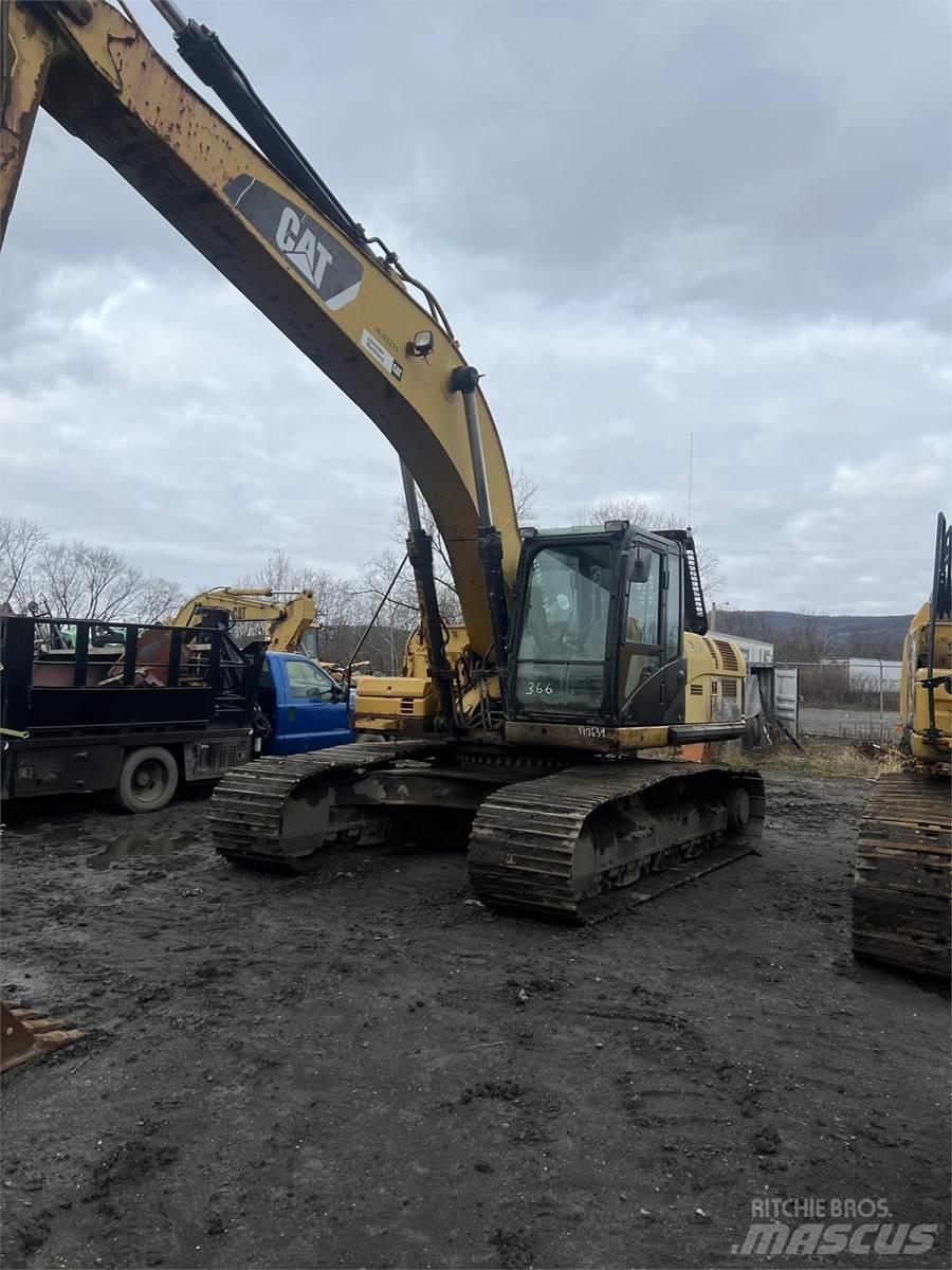 CAT 329DL Excavatoare pe șenile
