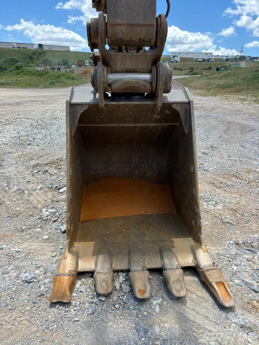 CAT 330DL Excavatoare pe șenile
