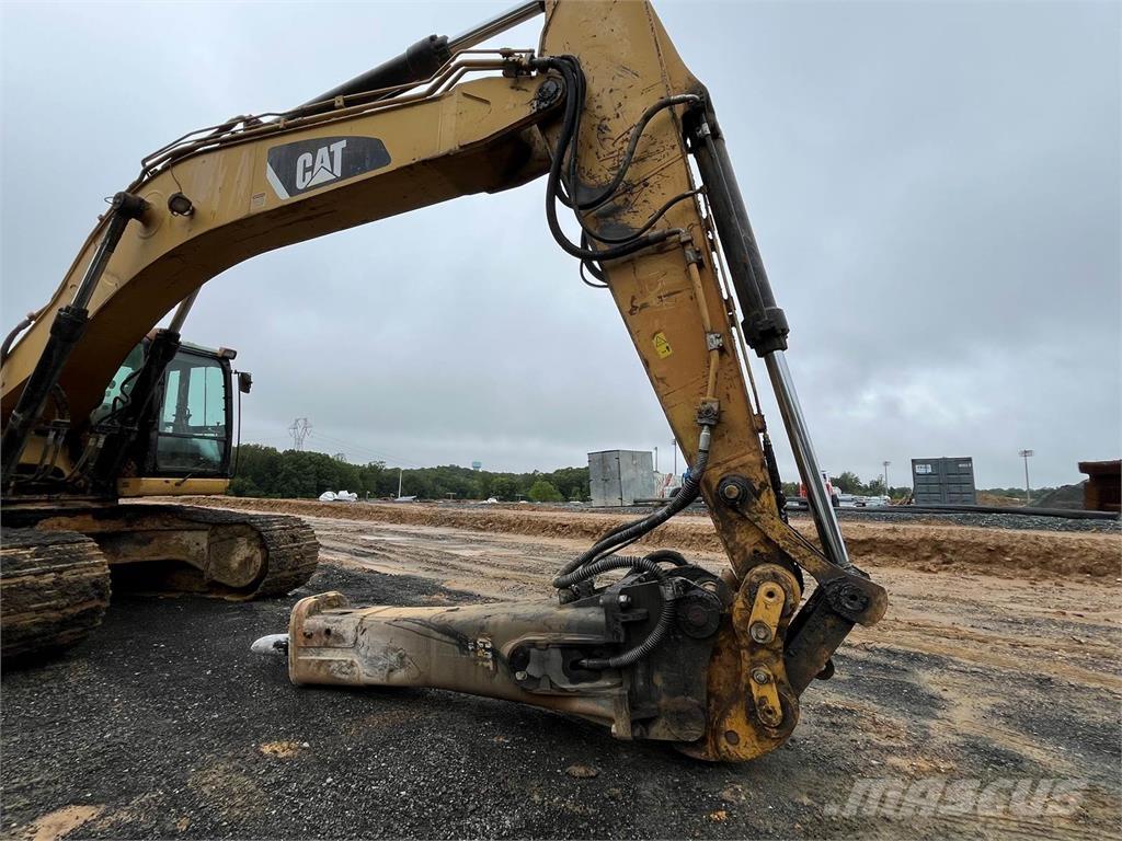 CAT 330DL Excavatoare pe șenile
