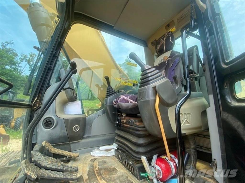 CAT 330DL Excavatoare pe șenile

