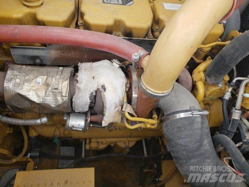 CAT 390FL Excavatoare pe șenile
