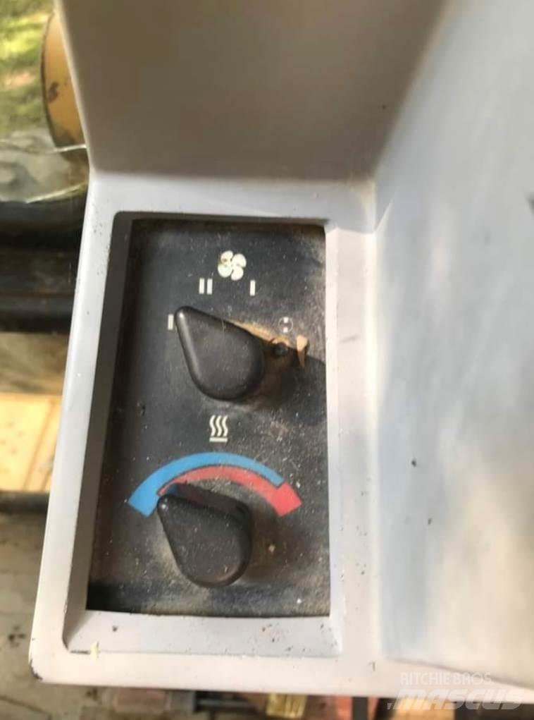 CAT 416B Buldoexcavatoare