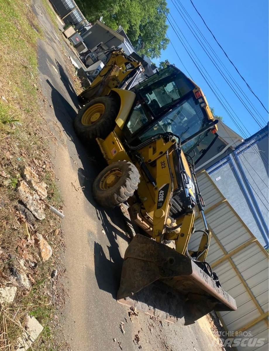 CAT 420E Buldoexcavatoare
