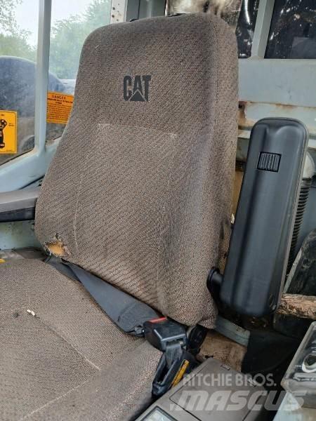 CAT 521 Utilaje forestier de taiat