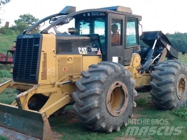 CAT 525C Utilaje de manevrarea a bustenilor