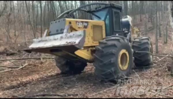 CAT 525D Utilaje de manevrarea a bustenilor