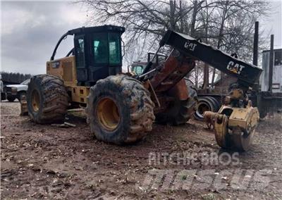 CAT 525D Utilaje de manevrarea a bustenilor